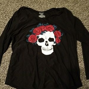 Black V-neck Skull Tee